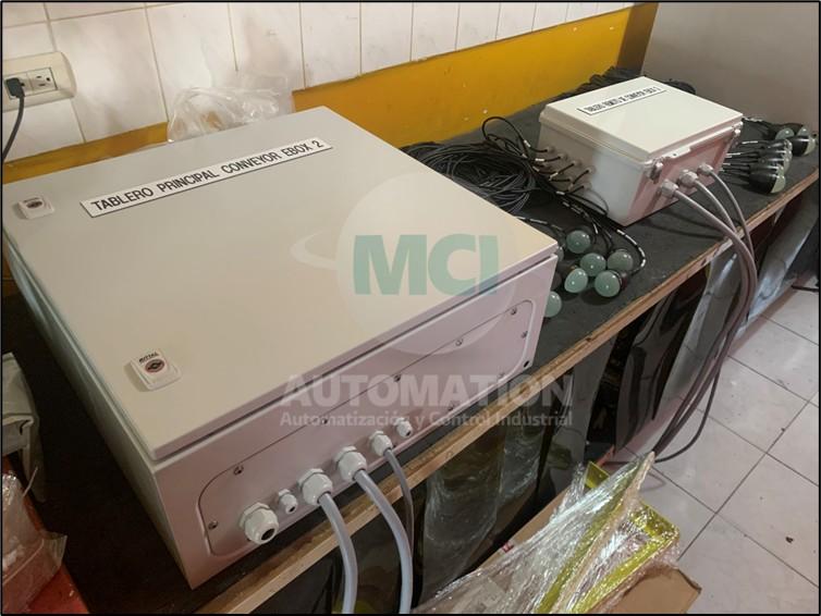Ensamble de tableros eléctricos