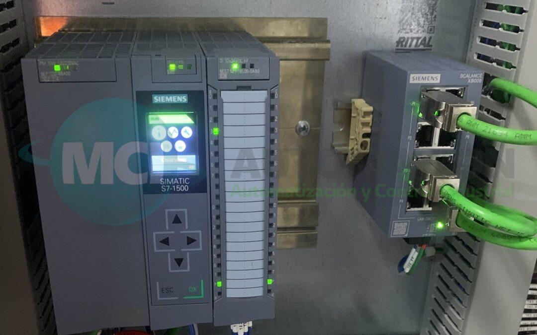PLC Siemens S7-1500 utilizado en proyectos de migración desde S7-300