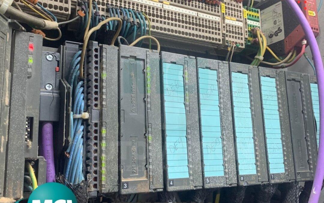 Descubre por qué mantener respaldos actualizados de PLC ayuda a reducir tiempos de recuperación, evitar pérdida de configuraciones y mejorar continuidad operativa en procesos industriales.