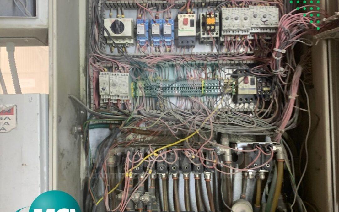 Conoce cómo el desgaste de contactores y relevadores puede generar fallas intermitentes, paros inesperados y riesgos operativos si no existe mantenimiento preventivo adecuado.