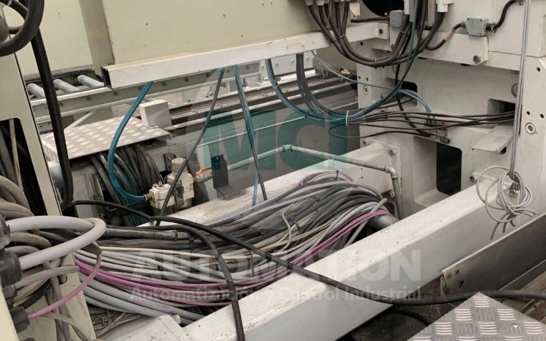 Máquina industrial detenida después de iniciar secuencia automática durante proceso de diagnóstico