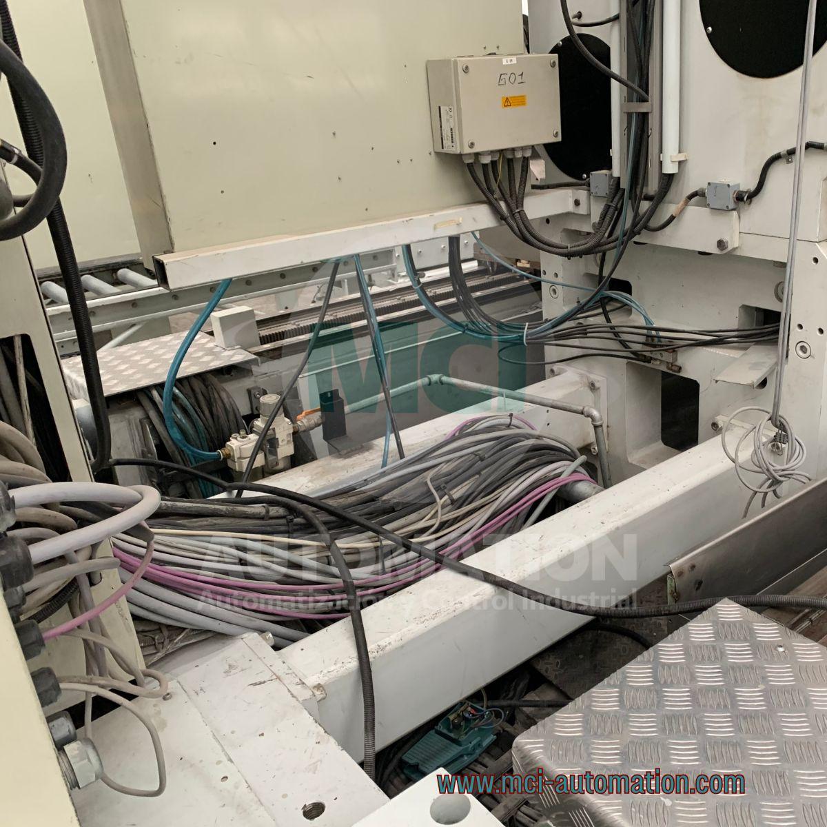 Máquina industrial detenida después de iniciar secuencia automática durante proceso de diagnóstico