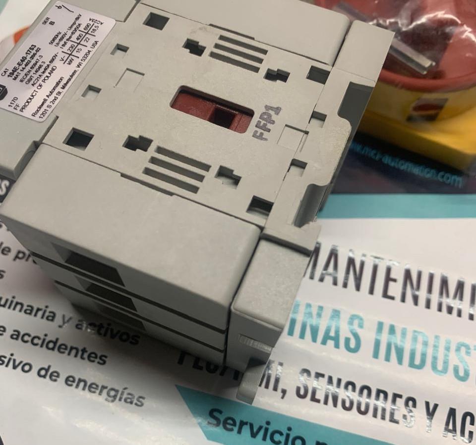 Un desconectador puede parecer un componente muy simple dentro de un tablero eléctrico, pero su función es fundamental para la seguridad y el mantenimiento de cualquier instalación.