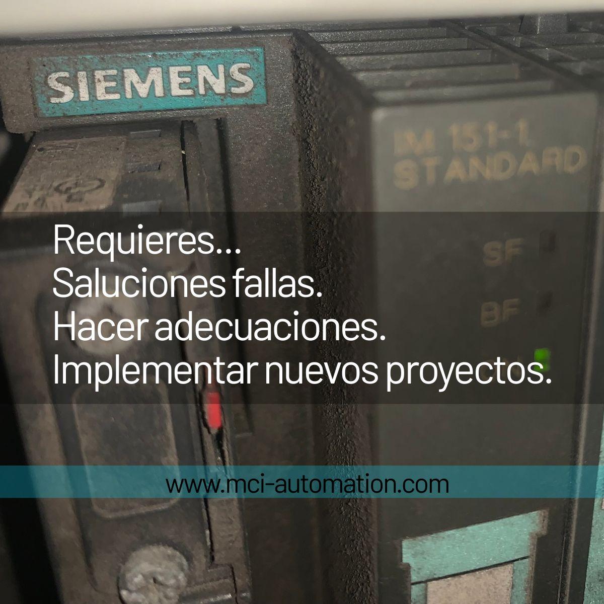 Maquinaria industrial modernizada mediante la actualización de PLC, HMI y sistema de control.