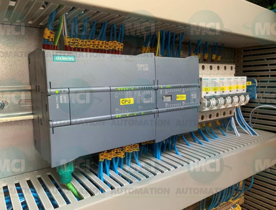 Programación de PLC industrial para proyectos de control, automatización e integración de máquinas y procesos industriales