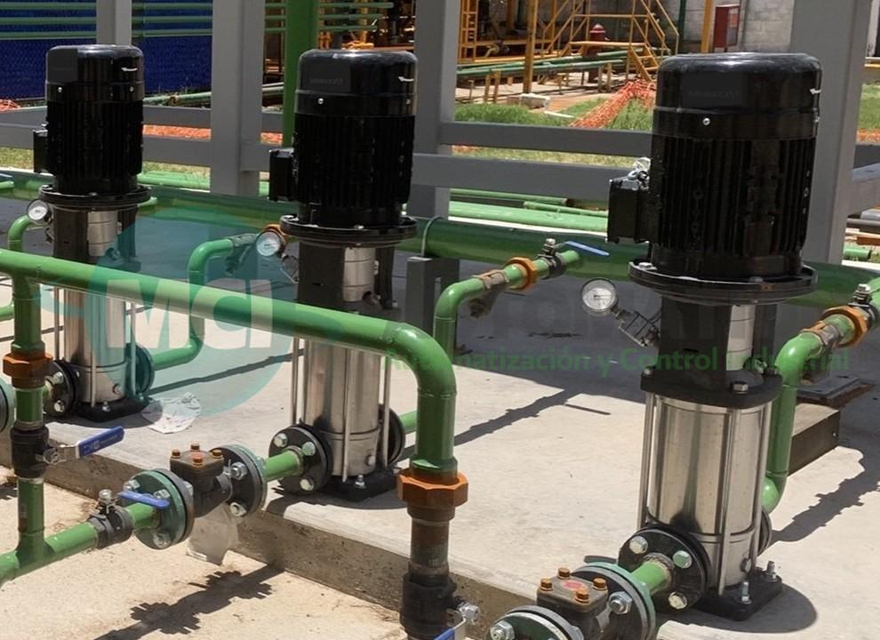 Mantenimiento y diagnóstico de sistemas de bombeo con tableros de control, sensores de nivel, variadores y automatización en instalaciones industriales.